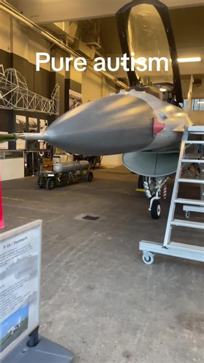 Flying My F-16: A Unique Experience in War Thunder