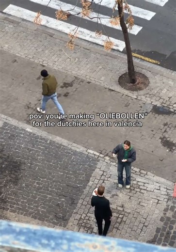 Making Traditional Dutch Oliebollen in Valencia