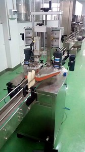 [Hot Item] Automatic Press Cap Machine as Headshoulder Bottle