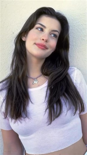 Just Cinema Page on Instagram: "Liv Tyler 90s ✨"