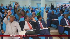 62K views · 299 reactions | DAAWO: Go'aanka Baarlamaanka Soomaaliya ansixiyay maanta ee lagaga soo horjeedo Heshiiska Saddex geesoodka ah ee la xiriira dekedda Berbera, Maxay tahay saameynta uu gobolka ku yeelan karo?. Waxaan su'aasha weydiinay Zakriye Yuusuf oo o ah qareen ka tirsan hay'adda ICG. | BBC News Somali | Facebook