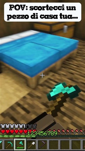 POV: scortecci un pezzo di casa tua... #minecraft #minecraft #meme #funny #games