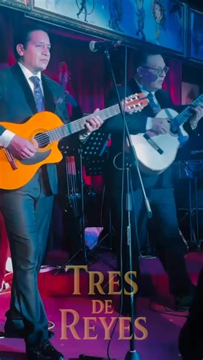 “20 años” En vivo desde La CUEVA de Rodrigo de la Cadena OFICIAL | Tres de Reyes