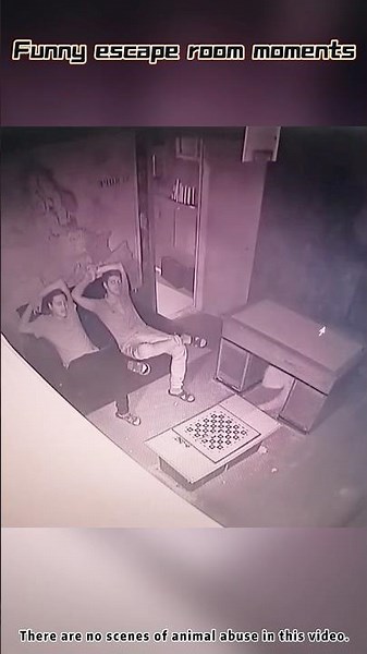 The most Scooby-Doo moment 😂 #scoobydoo #escaperoom #hauntedhouse #funny #prank #fear