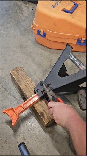 5K views · 25 reactions | These sturdy stands are designed for safety and reliability. Whether you’re working on your SUV, pickup truck, or car, VEVOR has you covered.  • 李 Like this post ⚙️ Get Featured: #VEVORDIY & @vevor.official  @powertool1990 #VEVOR #DIYProject #suv #car #carjack #carcare | VEVOR Home Improvement | Facebook