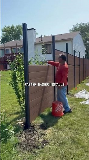 How to Install Fence Panels | Simple & Clean Backyard Upgrade #courtyardmart