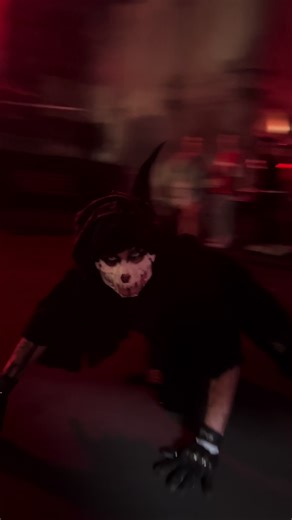 Looking into that soul of yours 👀 #movieworldfrightnights #movieworldaus #themepark #warnerbros #booktok #viral #fright #horrornights #scary #horror #fypシ #amusementpark #foryou #frightnights #fryboy #scareactor #fyp #frightnights2023 #movieworld #sliders