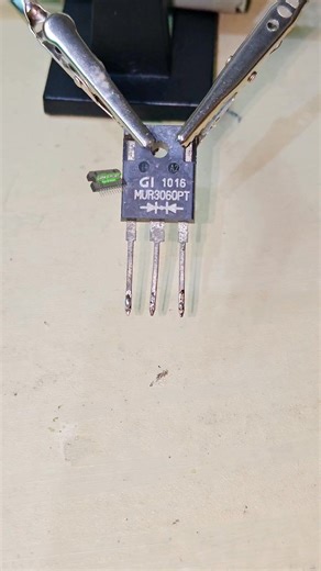 Giyan Circuit on Instagram: "How DC Voltage Affects Diodes: Exploring Alternating Mode #diode #rectifier #current #function"