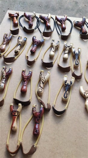 Resorteras de madera de arrayán en Ecuador