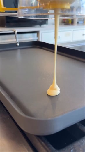 6K views · 75 reactions | Fluffy. Golden. Slightly criminal. 丹 Chef John DeLucie’s pancakes are a CookUnity bestseller but he made time in the kitchen to drop a few of his secrets behind the brunch classic | CookUnity | Facebook