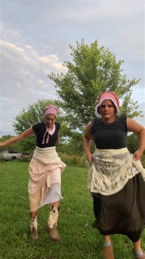 4.9K views · 290 reactions | #AmishLifestyle #AmishCommunity #SimpleLiving #OffGridLife #AmishCountry ✅ | The Yoder Sisters | Facebook