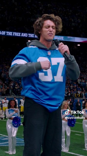 Antonio Cipriano Performs Anthem for Detroit Lions