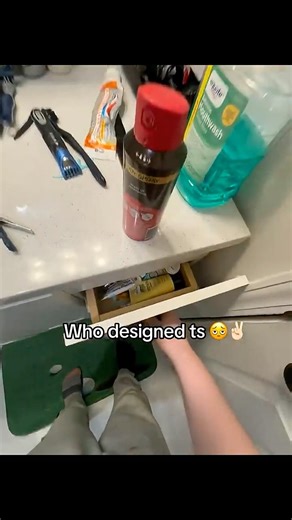 🤦‍♂️ who designed this🚪