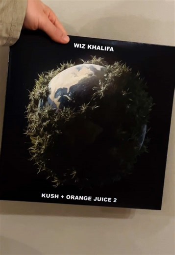 Tonight’s Spin: Kush Orange Juice 2 (Glow in the Dark Vinyl) x @Wiz Khalifa #wizkhalifa #vinyl #larryjune #fyp