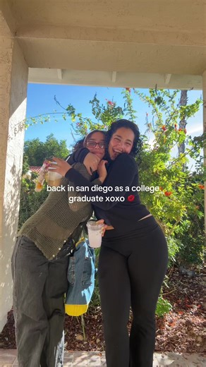 i HATE that there’s a water stain on my leggings but what can u do anywaysssss we back home ⭐️✨✨😁😁