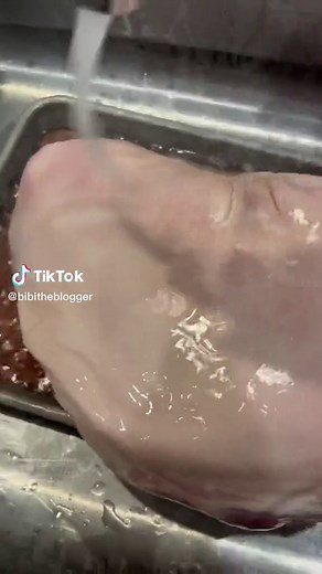 Ultimate Roast Pork Shoulder Recipe for Family Dinner