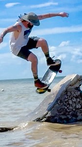Same quarter pipe, different moment. Took a few simple tricks as the tide started coming back in and the ocean slowly reclaimed the ramp. Spots like this don’t let you rush or overdo it — you just skate what you can while it’s there. 🤳🏼: @ian_bacalla | Offgridskater