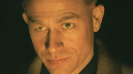 "J'ai eu le souffle coupé" : cette scène de Monstre saison 3 a impressionné toute l'équipe de la série Netflix sur Ed Gein