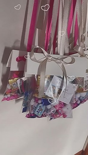 明日卒業式なので部員へのサプライズプレゼント作ってみました✌🏻❕💖皆さんは何部ですか❔❔#マネージャー#卒業 #jk終了 #マネ#耳をすませば窓掃除 #army