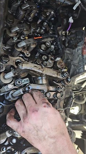 Paccar MX 13 engine. replacing bracket and injector harness #trucking #mechanic #shorts