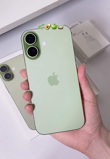 iPhone 17 Unboxing: First Look at Sage Green