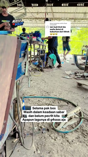 Membalas @amira Zoya annayla86 untung pak bosmu gak begitu fokus sama kalian loh#fypfyypシfyp #joget #hiburan