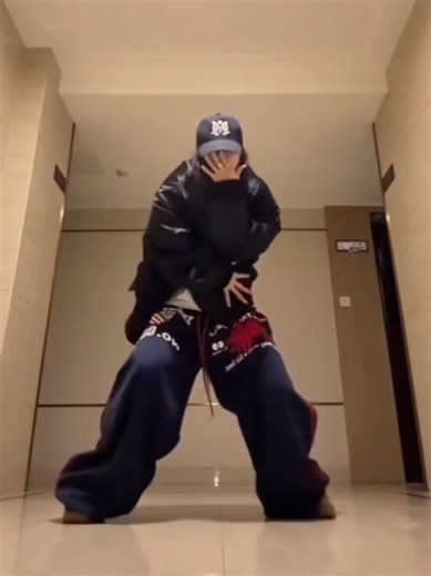 @LE SSERAFIM X @hobipower #spaghetti #dancechallenge #lesserafimjhope #fyp #viral