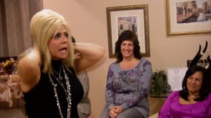 We all love to watch Theresa doing a reading on Long Island Medium! If you had a reading from Theresa, who would you hope to hear from the other side? 🔮 | Love Paranormal