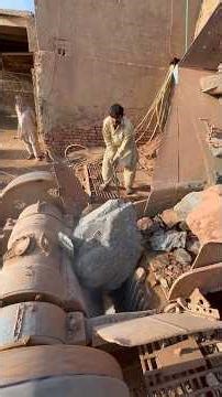 “Stuck Giant Rock vs Hammer & Worker! 💥 Will They CRUSH It? 😱”