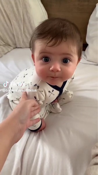 😍😍🥰🥰#baby #babiesoftiktok #fun #goodvibes #love #cute #cutebaby #babytiktok #heart #wow #babylove #omg #wow