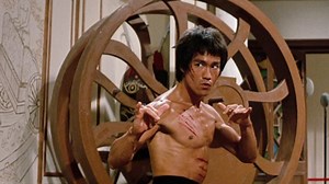 A casi 50 años de la muerte de Bruce Lee, se conoció la verdadera razón de la tragedia: tomaba mucha agua