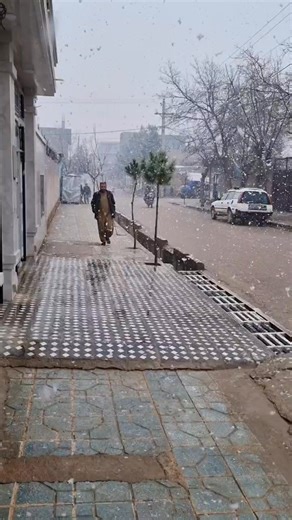 خدا را شکر فعالیت موج برفی در بعضی نقاط ولایات کشور آغاز شده است ویدئو: بادغیس اول دلو | هواشناسي افغانستان Afghanistan weather