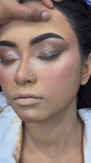 Glitter corner by Mou on Instagram: "#glittercornerbymou #mua #eyelook #bridalmakeup"