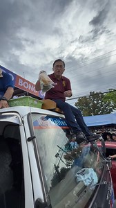 246K views · 10K reactions | LIVE | ManGO break! Masarap na panghimagas ang mangga habang nagmo-motorcade. Tinangkilik ni Senator Bong Go ang tinitindang prutas ng mga kababayan niya sa Lupon, Davao Oriental. #SenatorBongGo #MrMalasakit #BisyoAngMagserbisyo #28GoBongGo  | Bong Go | Facebook