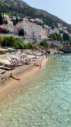 10 things to do during your visit to Dubrovnik 👇🇭🇷 🍹drinks at buza bar ( watch the cliff jumpers) 🍕dinner at dubravka 1836 👟walk the old town walls 🚠cable car to mount srd 🗻relax at cave bar more 🐈 make friends with the old town cats 🍦indulge in ice cream at boccapiena 🛥️ boat day around the elephiti islands ☀️ suntan swim at banje beach 🧀 grab a warm cheesy burek at holy burek Dubrovnik had some of the best food, kindest people, and most stunning architecture of any place we’ve visi