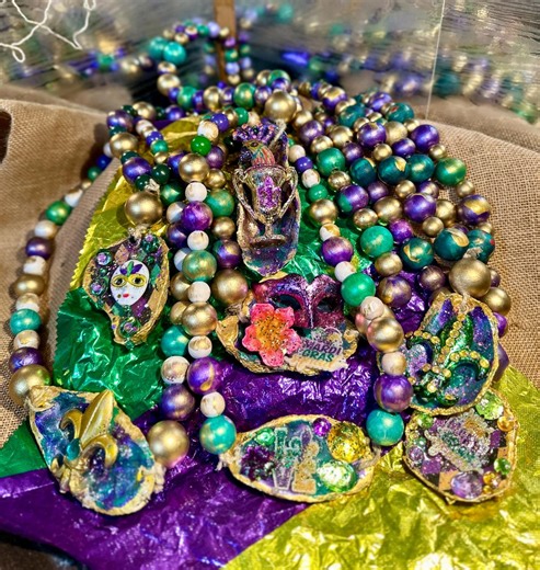 Hand-painted Oyster Shell Mardi Gras Bead Necklace, New Orleans - Etsy
