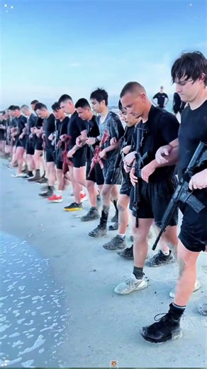 Underwater Navy Seals Training#navyseal #navysealtraining #BUDS #specops #usnavy