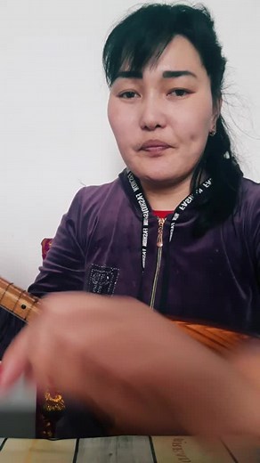 Playing a Beautiful Stringed Instrument Tutorial