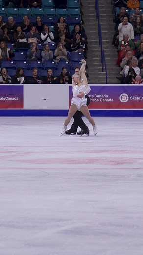 You better WORK! 💅 Piper Gilles & Paul Poirier bring the rhythm to day 2 of Skate Canada International and skate their way to 1st! Stay tuned to see if they can hold onto their SCI crown for a 6th year in a row! __________ Le duo de danse sur glace de Piper Gilles & Paul Poirier ont amené le rythme au jour 2 des Internationaux Patinage Canada et patinent jusqu'à la première position! Restez à l'affût pour voir s'ils conserveront leur titre pour une 6e année consécutive! 💪 | Skate Canada / Pati