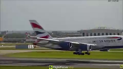 Earlier today, British Airways flight BA268 from Los Angeles (LAX), operated by an Airbus A380 (G-XLEG), performed a go-around at London Heathrow after a full touchdown.📹: FlightFocus365