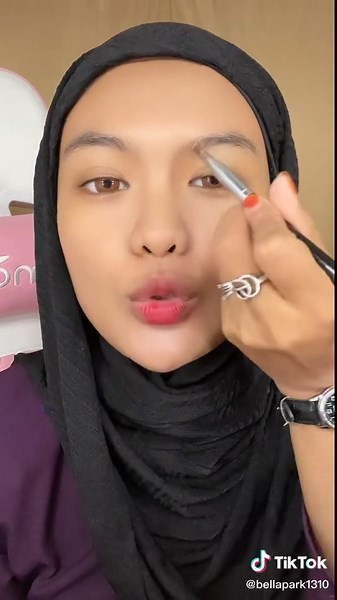 Tutorial Cara Lukis Kening untuk Pemula
