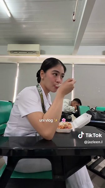 Mini School Vlog: A Day in the Life of a Nursing Student