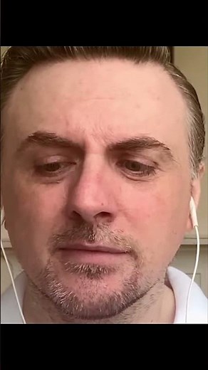 Pentatonix Hallelujah Makes a Pro Singer Cry #firstreaction #acapella #pentatonixreaction #ptx