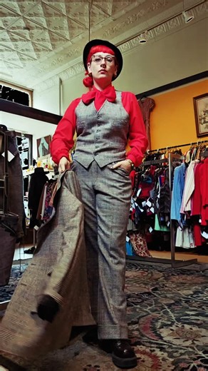 11 reactions | Today's costume for @bettyv_vintage draws inspiration...