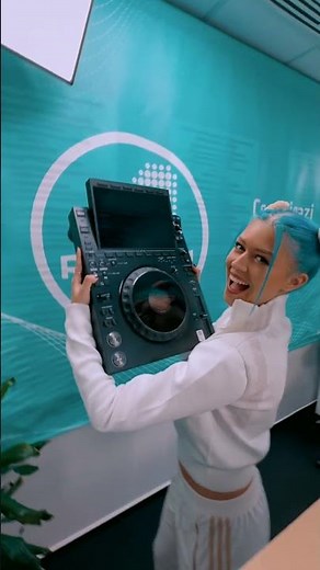 A világ legújabb DJ pultja megérkezett! ⚡️ Magyarországon elsőként a Rádió 1-ben! 💥 #cdj3000x