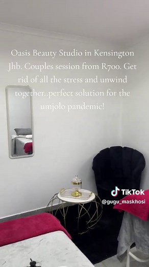 At times all your relationship needs is you both taking time out to relax, get rid of stress, unwind and have a bonding session..together...over a relaxing massage bubbly. Set up can be customized as requested with ballons and a romantic picnic set up #couplegoals #selfcare #relaxation #massage