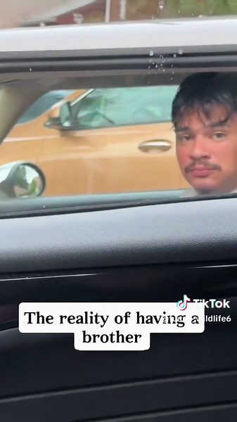 Rolling window prank.😂😂😂#prank #funnyprank #scarecam #scareprank #funnyvideo