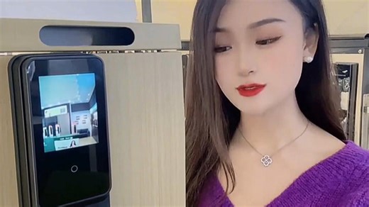 集先锋科技于一身的家庭安全卫士，360°守护居家生活。智能识别异常动态，实时预警推送，远程随时查看。安装便捷，联动家居设备，让安全与智慧无缝衔接。