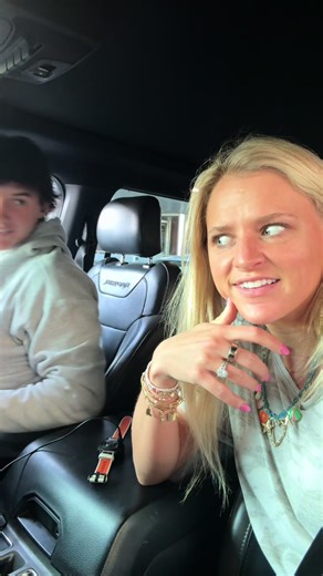 Travel vlog from Friday… this is why you don’t let girls travel alone. #rip @Girls with Glory Ministry thanks for having me!!!!!!!! @Annika Baylis