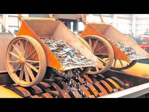 Giant Extreme Shredder Destroys Motorcycle Engine and Metal Carts! Shredder